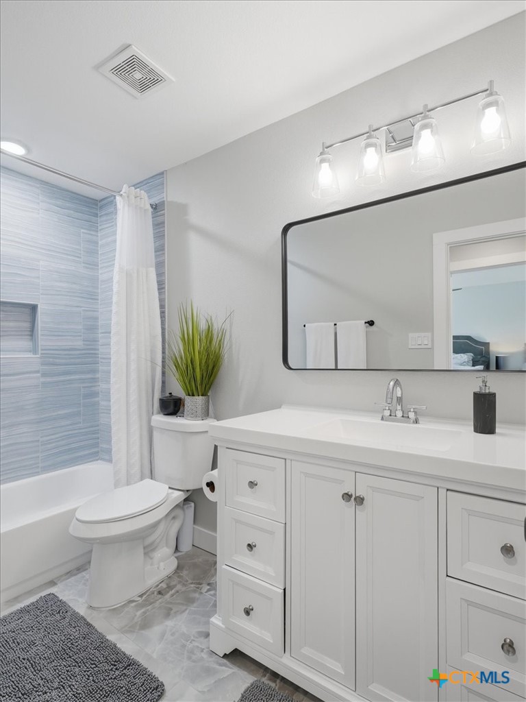 6464 Highview Terrace Watauga, TX 76148 - Photo 14 of 29 Hall Bath