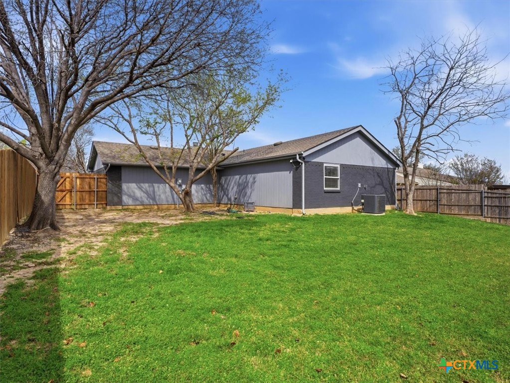 6464 Highview Terrace Watauga, TX 76148 - Photo 18 of 29 Backyar