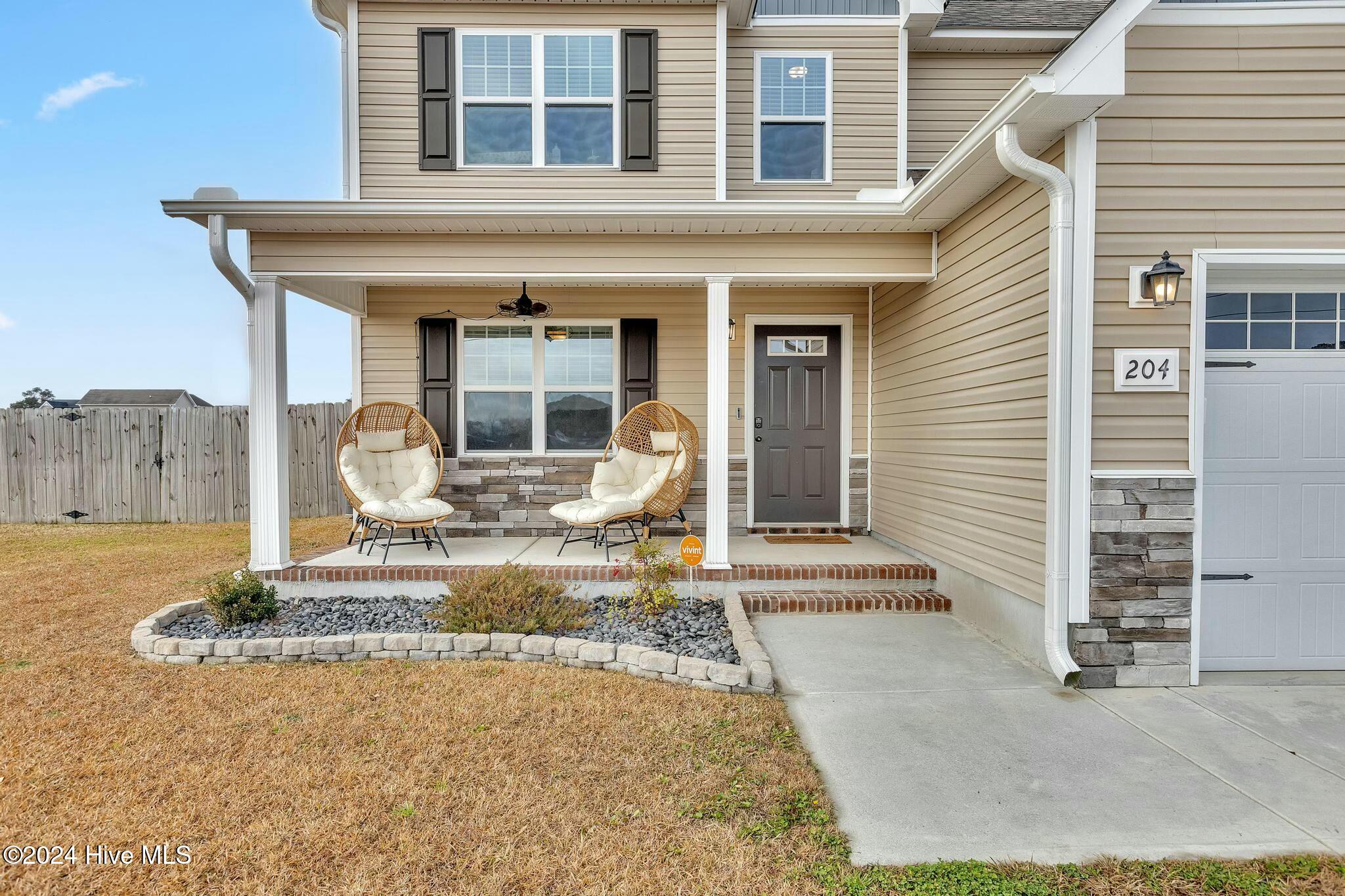 204 Trophy Ridge Drive Richlands, NC 28574 - Photo 3 of 33 tempImage9Gt3yV