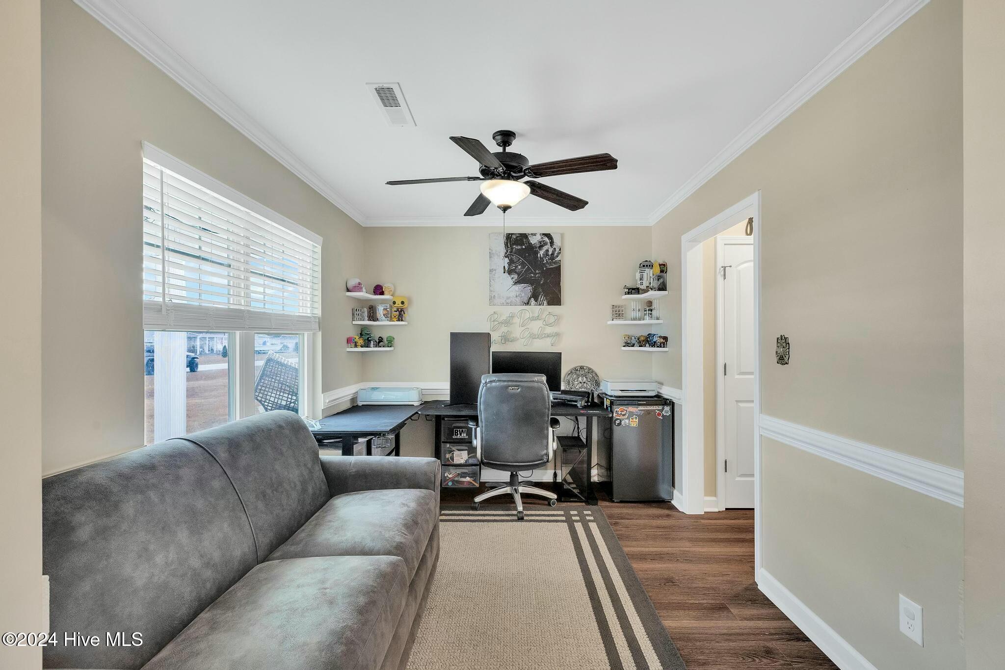 204 Trophy Ridge Drive Richlands, NC 28574 - Photo 10 of 33 Front office/dining area