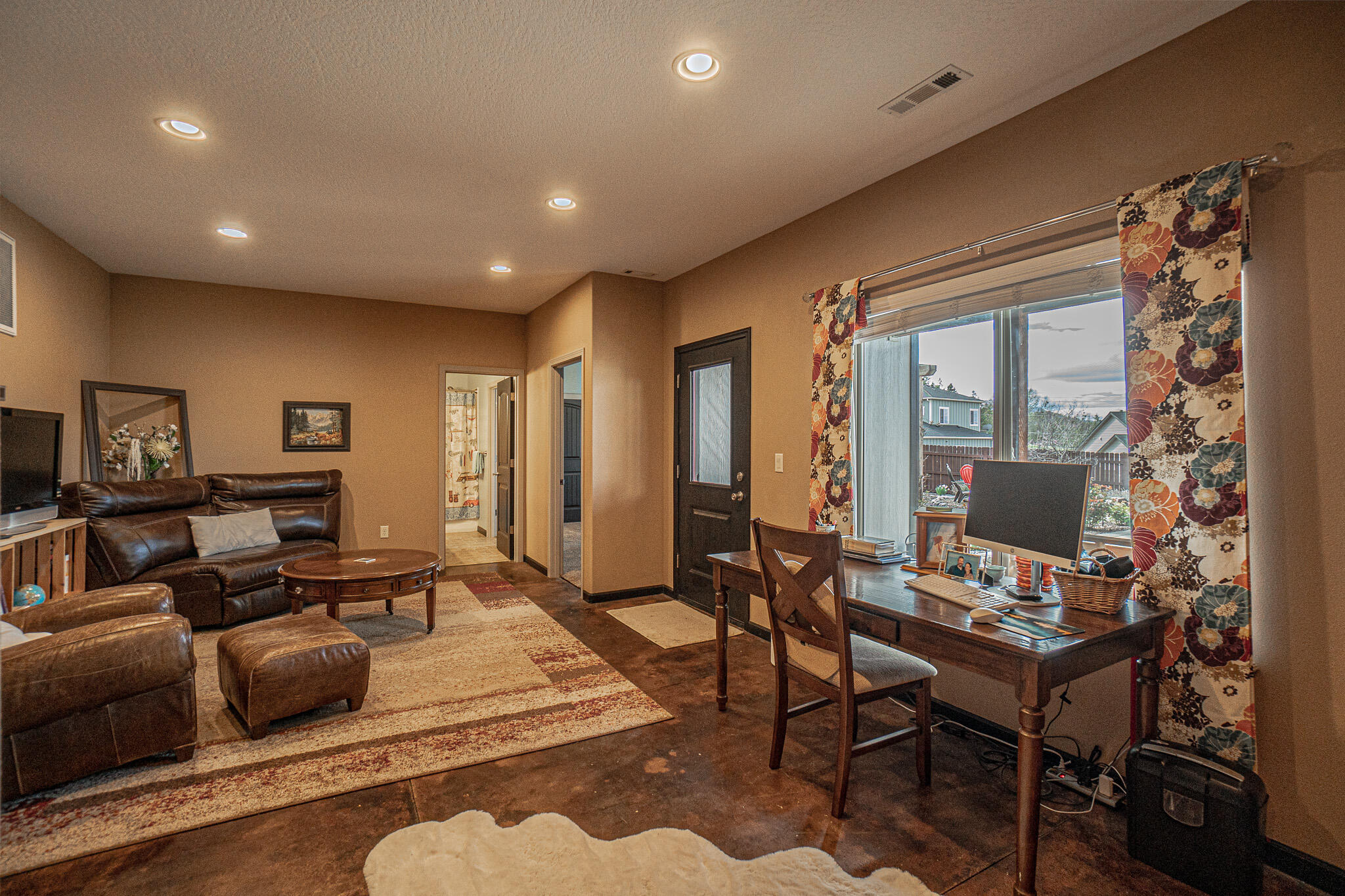 1050 Azure Way Eagle Point, OR 97524 - Photo 13 of 39