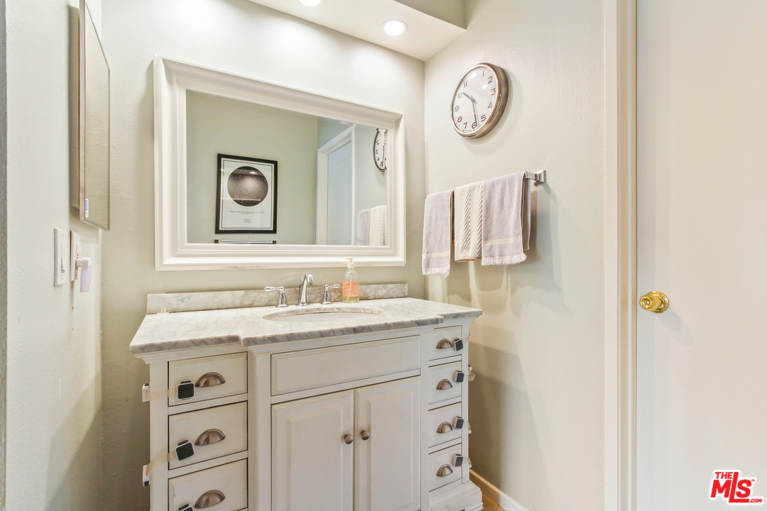 4240 Lost Hills Road, Unit 2204 Calabasas, CA 91301 - Photo 9 of 16 Gallery Image 9