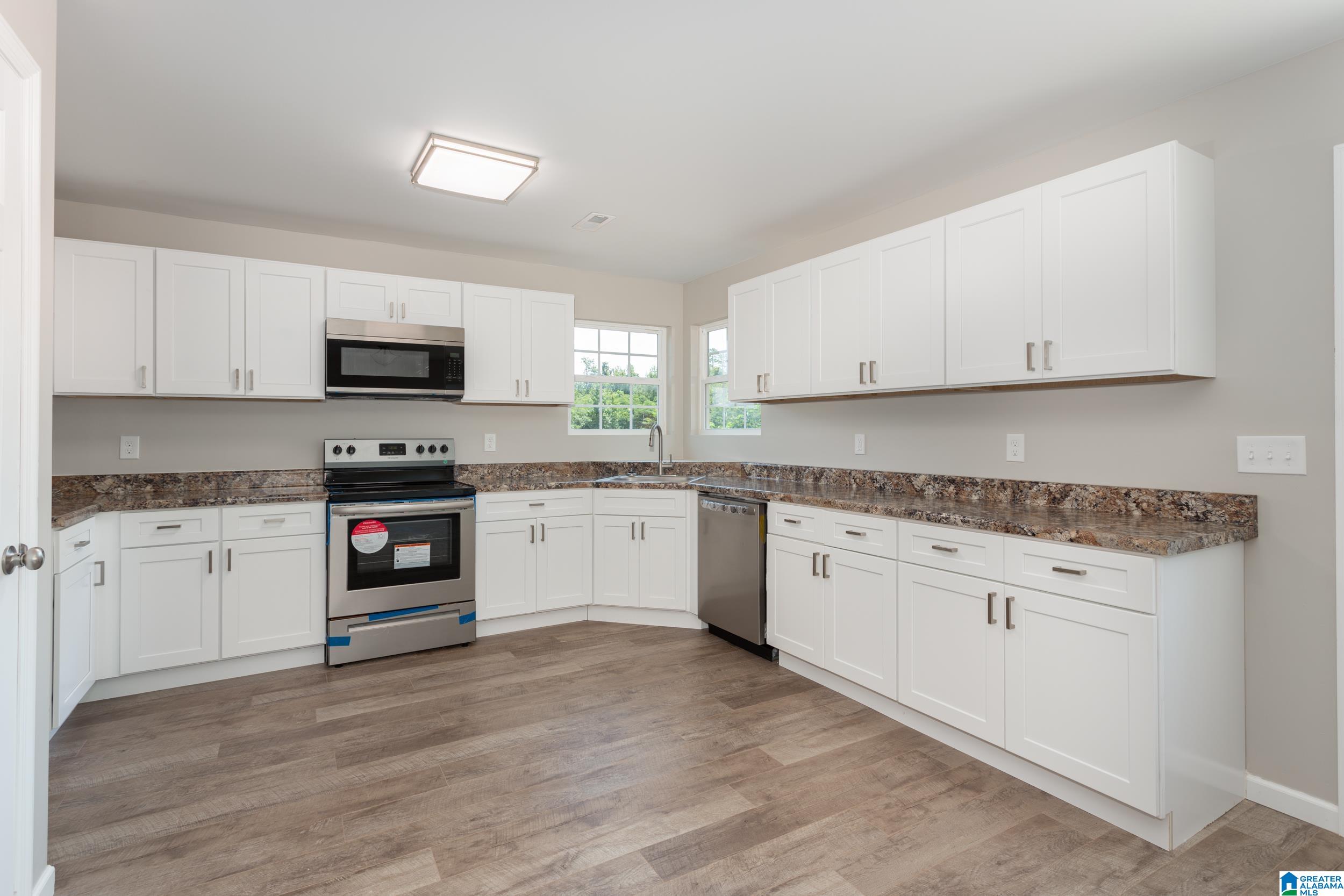 895 Bruce Street Anniston, AL 36201 - Photo 10 of 33
