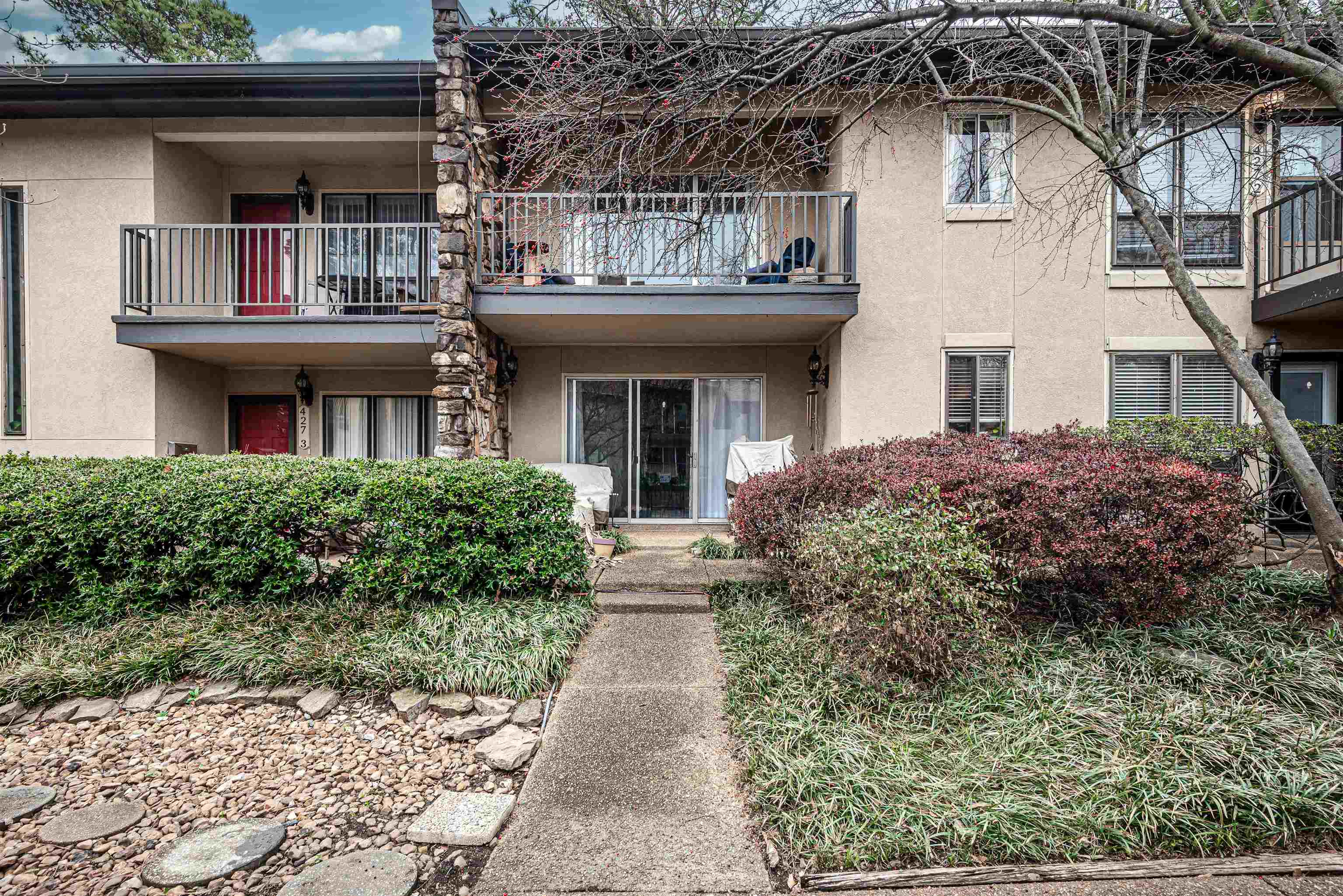 427 South Perkins Road, Unit 4272 Memphis, TN 38117 - Photo 2 of 29 a view of house with a outdoor space