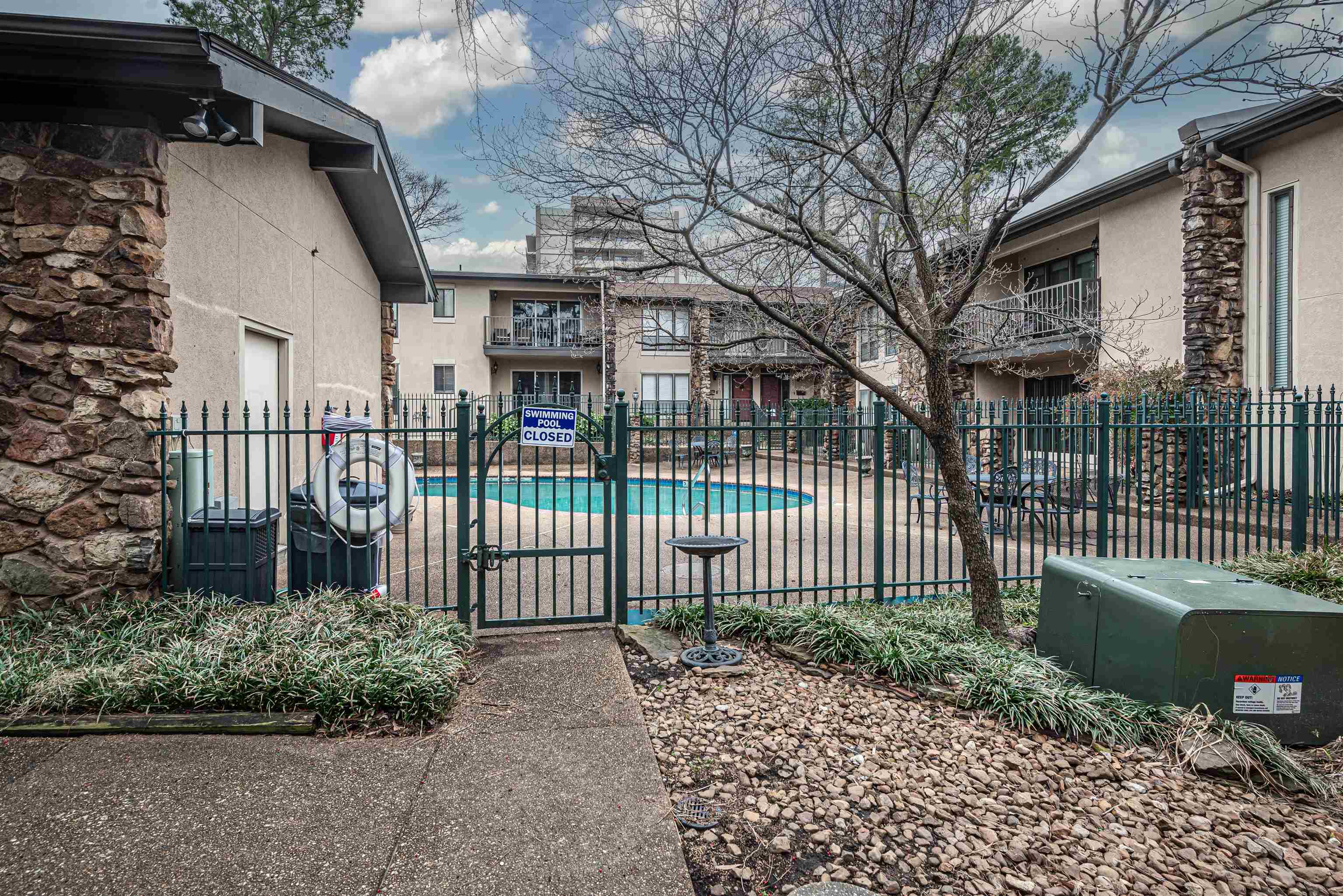 427 South Perkins Road, Unit 4272 Memphis, TN 38117 - Photo 25 of 29 a view of a wrought iron fences in front of house
