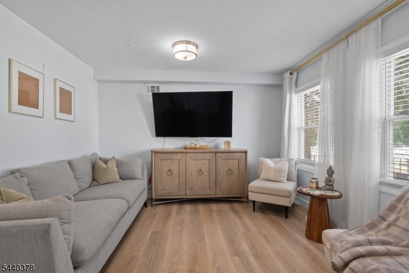 10 Arcadia Place Union, NJ 07088 - Photo 5 of 34