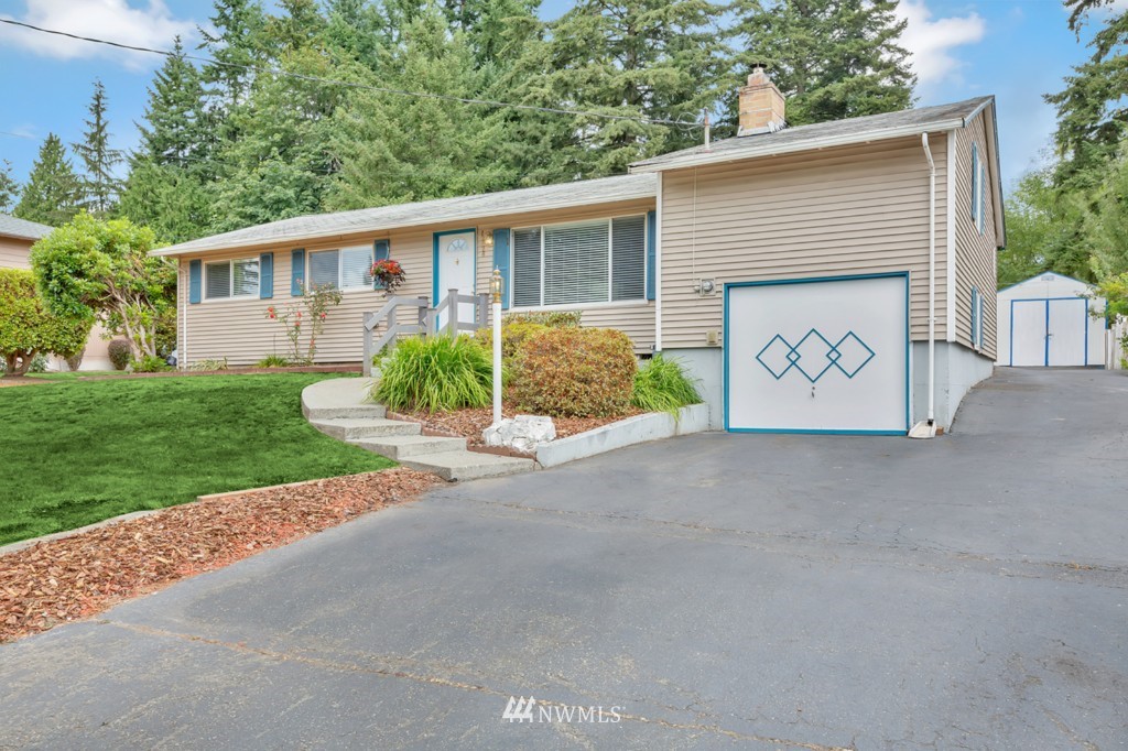 12428 169th Avenue Southeast Renton, WA 98059 - Photo 2 of 17 Gallery Image 2