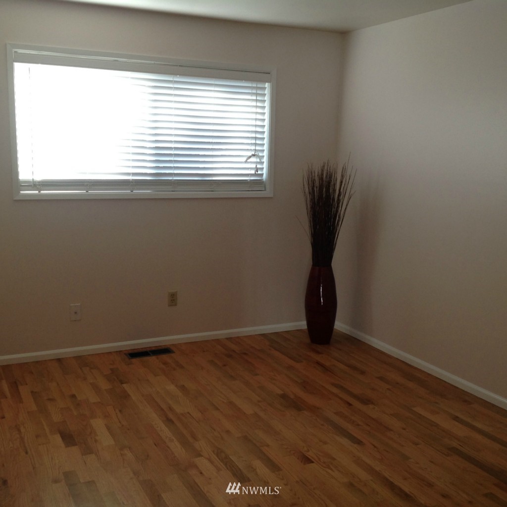 12428 169th Avenue Southeast Renton, WA 98059 - Photo 11 of 17 Gallery Image 11