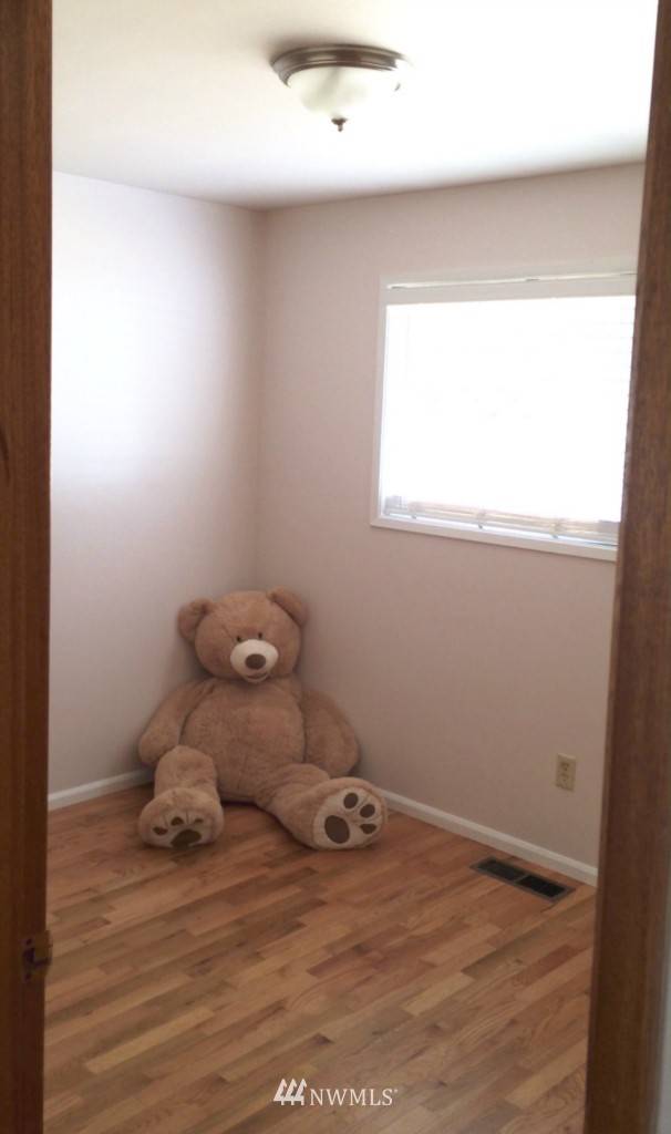 12428 169th Avenue Southeast Renton, WA 98059 - Photo 14 of 17 Gallery Image 14