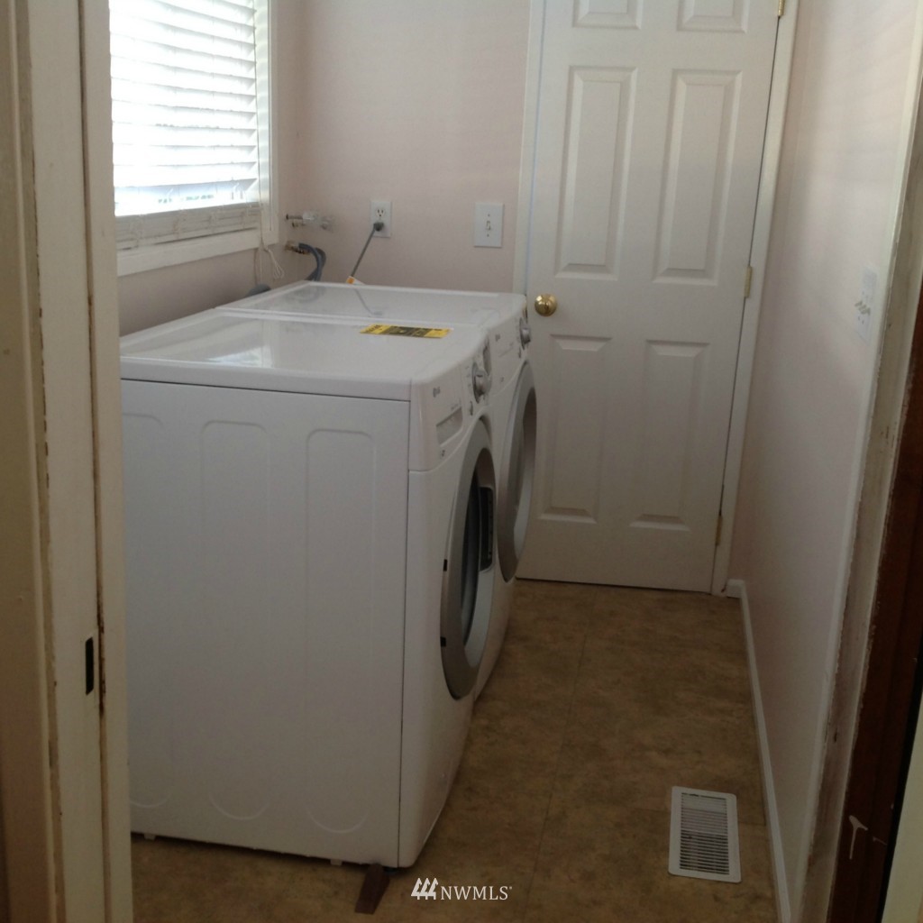 12428 169th Avenue Southeast Renton, WA 98059 - Photo 15 of 17 Gallery Image 15