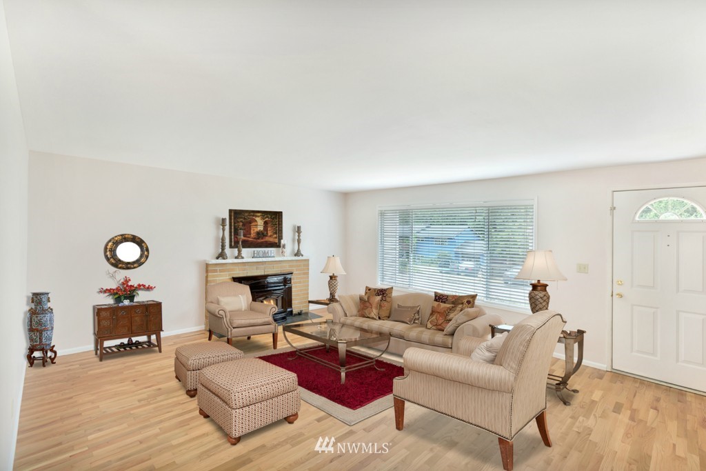12428 169th Avenue Southeast Renton, WA 98059 - Photo 3 of 17 Gallery Image 3