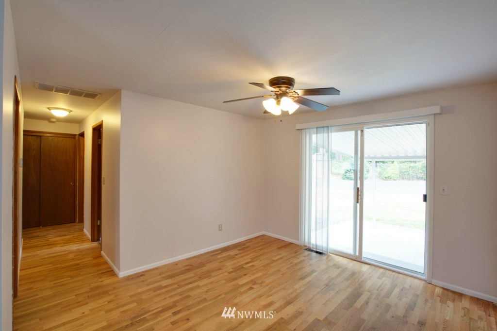 12428 169th Avenue Southeast Renton, WA 98059 - Photo 5 of 17 Gallery Image 5