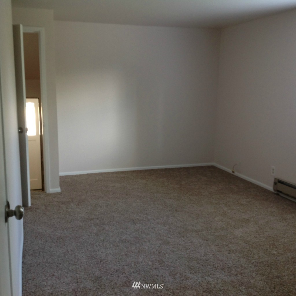12428 169th Avenue Southeast Renton, WA 98059 - Photo 10 of 17 Gallery Image 10