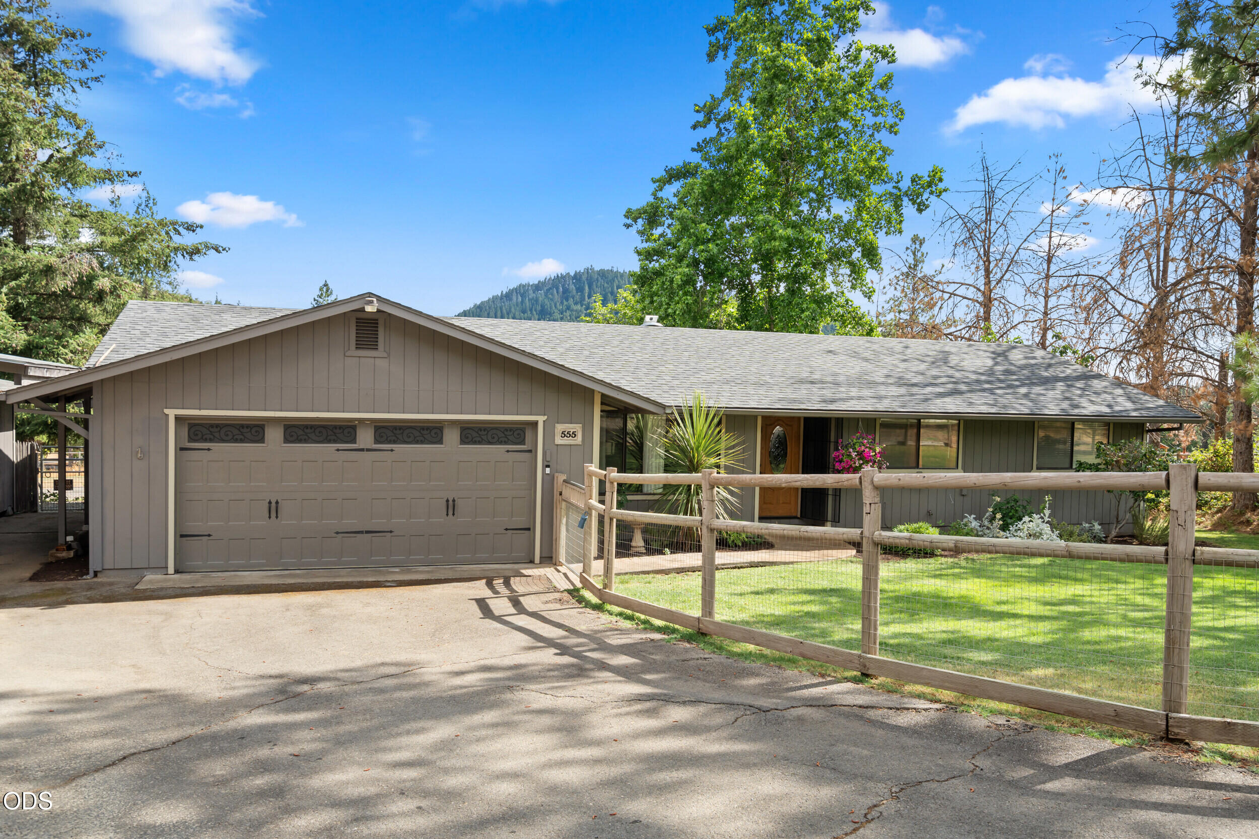 555 Grouse Creek Road Grants Pass, OR 97526 - Photo 5 of 57