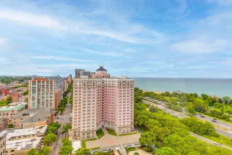$224,000 | 5455 North Sheridan Road, Unit 2615, Chicago, IL 60640