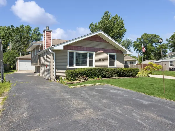 $400,000 | 4006 Liberty Boulevard, Westmont, IL 60559