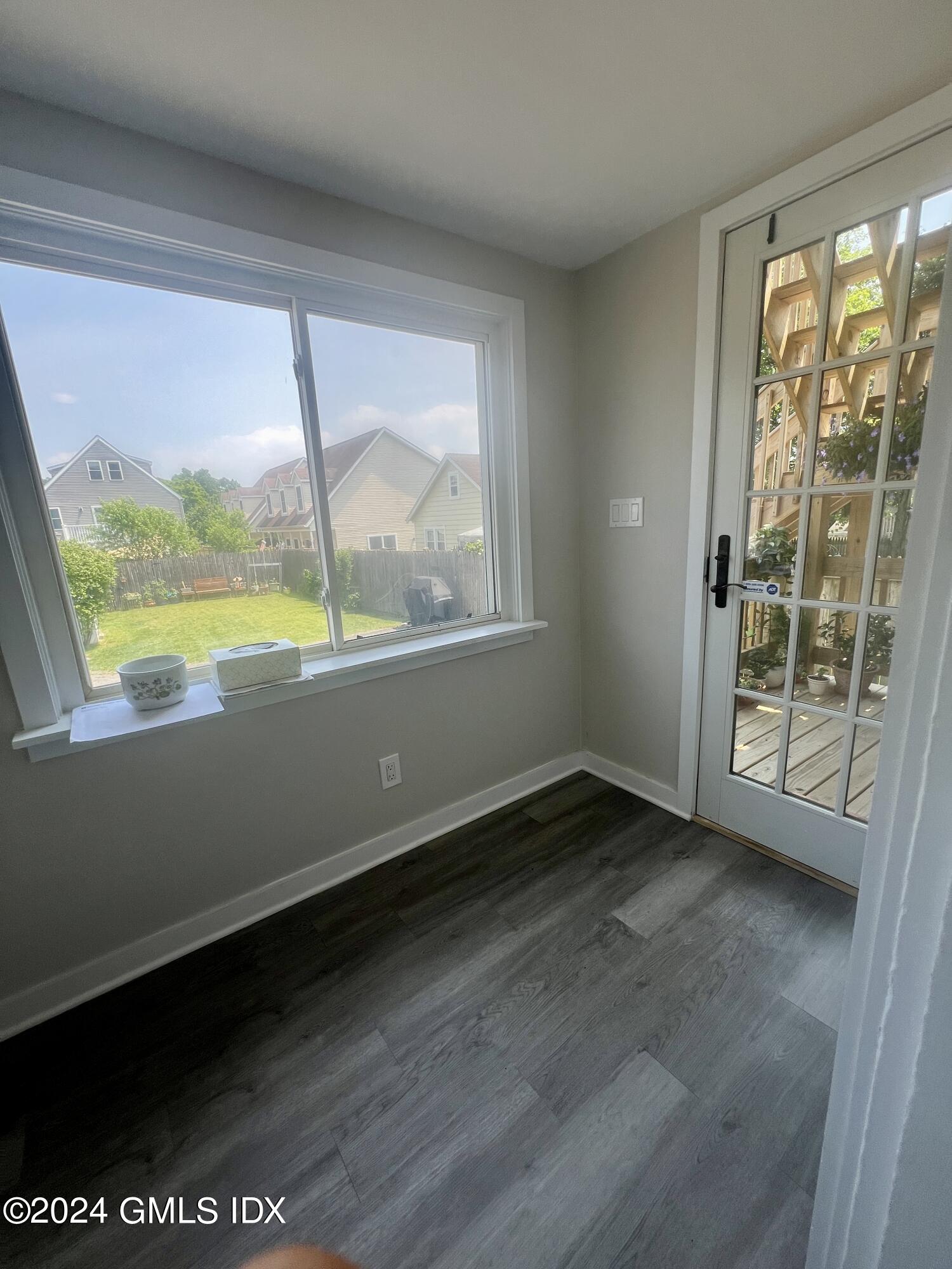 225 Hamilton Avenue, Unit 1 Greenwich, CT 06830 - Photo 32 of 39 Mudroom