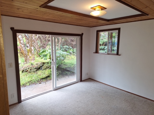 11-3791 4th Street Volcano, HI 96785 - Photo 12 of 16 a view of workspace with balcony and furniture