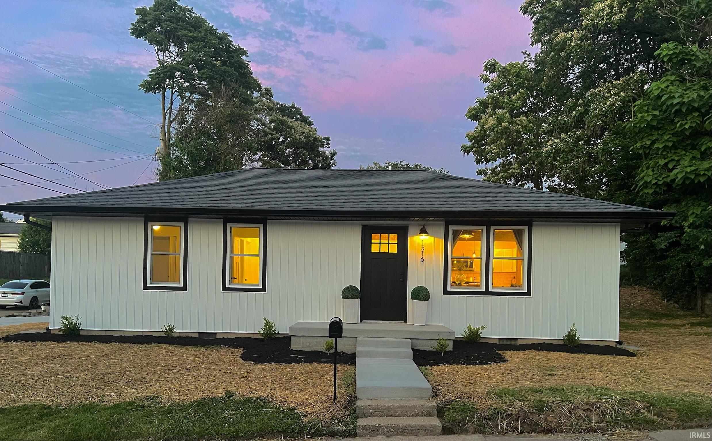 1316 R Street Bedford, IN 47421 - Photo 2 of 36