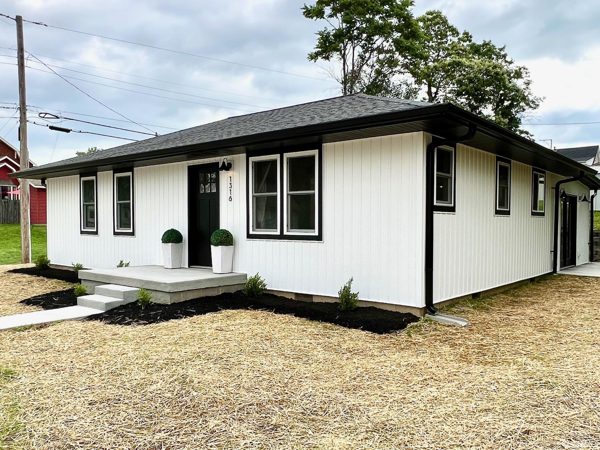 1316 R Street Bedford, IN 47421 - Photo 4 of 36