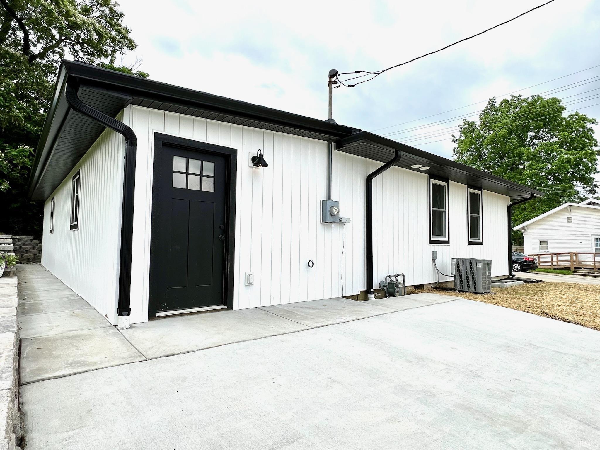 1316 R Street Bedford, IN 47421 - Photo 7 of 36