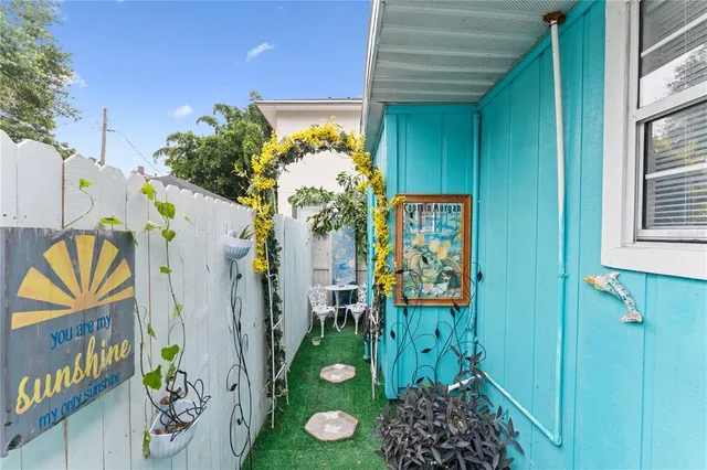 $3,200 | 914 North 8th Street North, Unit 1, St. Petersburg, FL 33701