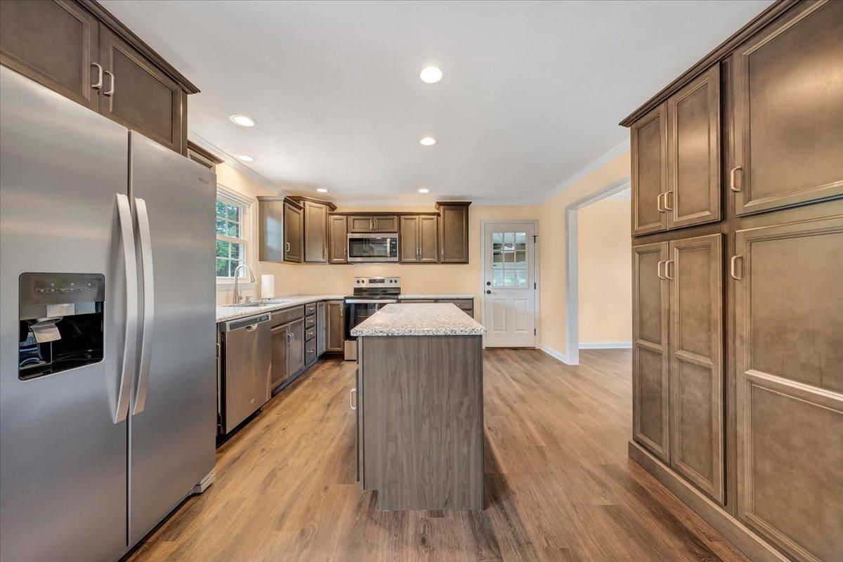 9431 Stewartsville Road Moneta, VA 24121 - Photo 14 of 40 13-DSC02032