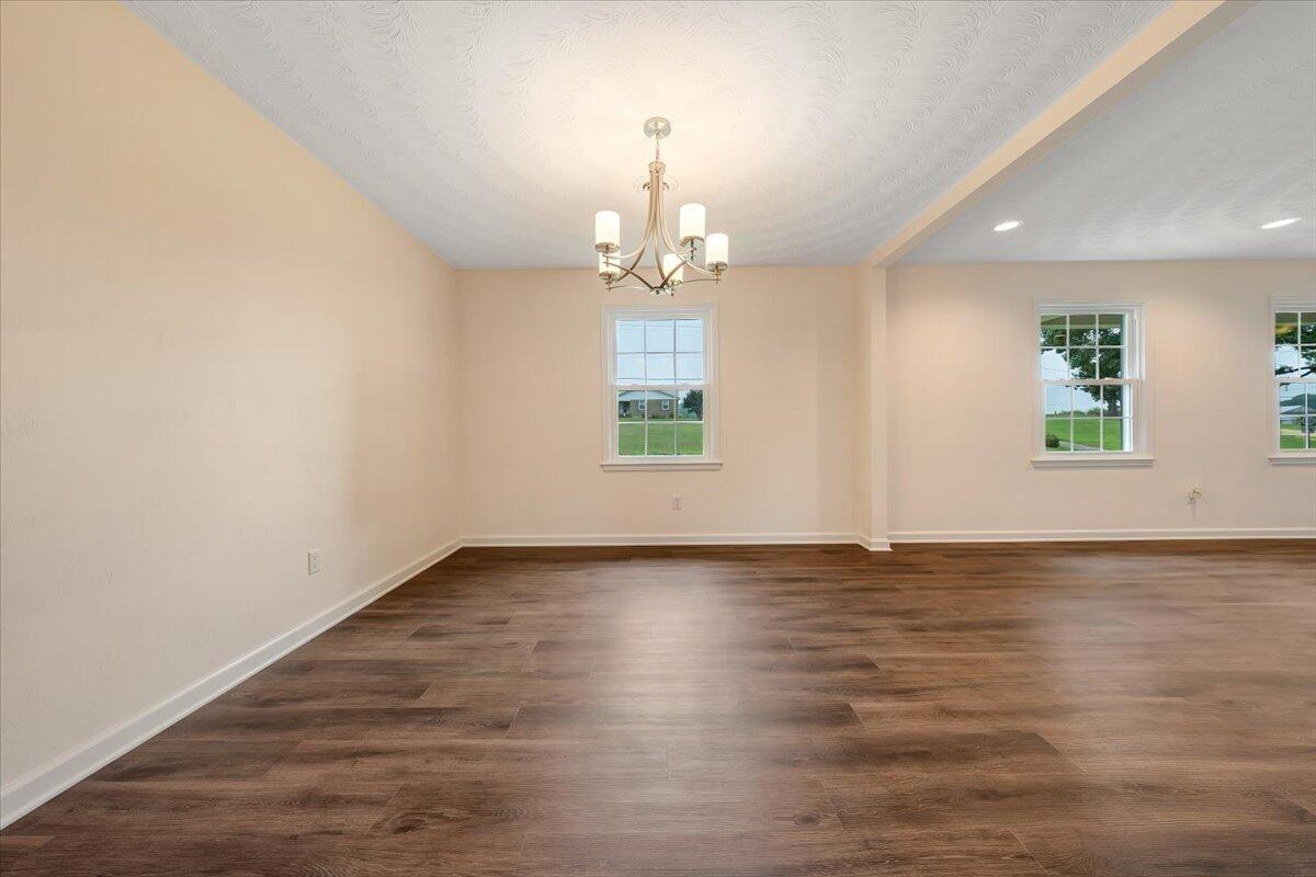 9431 Stewartsville Road Moneta, VA 24121 - Photo 18 of 40 17-DSC02052