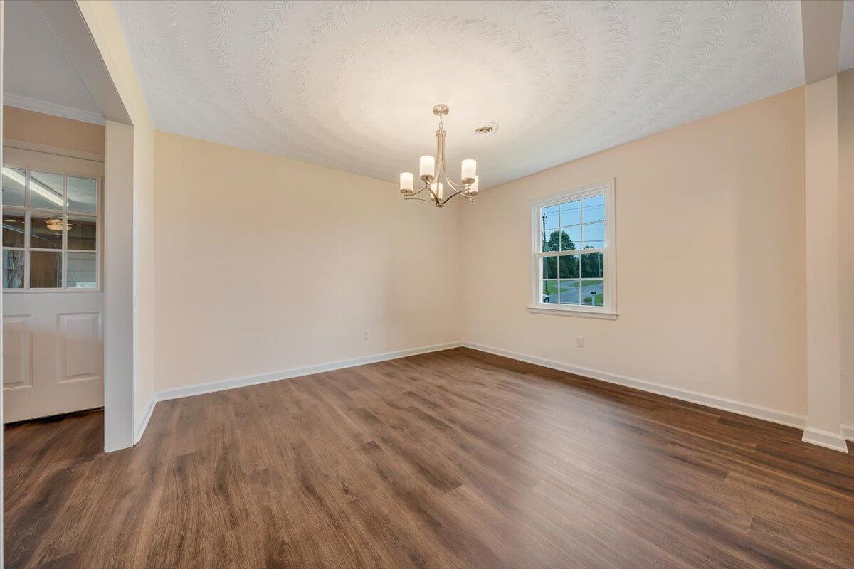 9431 Stewartsville Road Moneta, VA 24121 - Photo 19 of 40 18-DSC02057