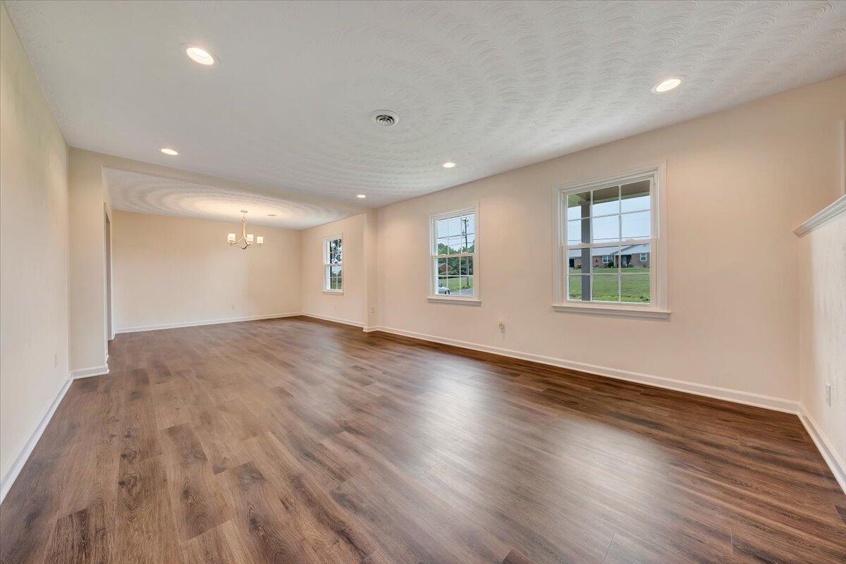9431 Stewartsville Road Moneta, VA 24121 - Photo 23 of 40 22-DSC02077