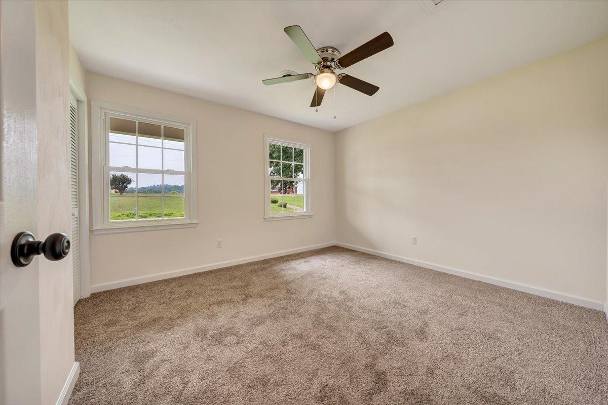 9431 Stewartsville Road Moneta, VA 24121 - Photo 26 of 40 25-DSC02092