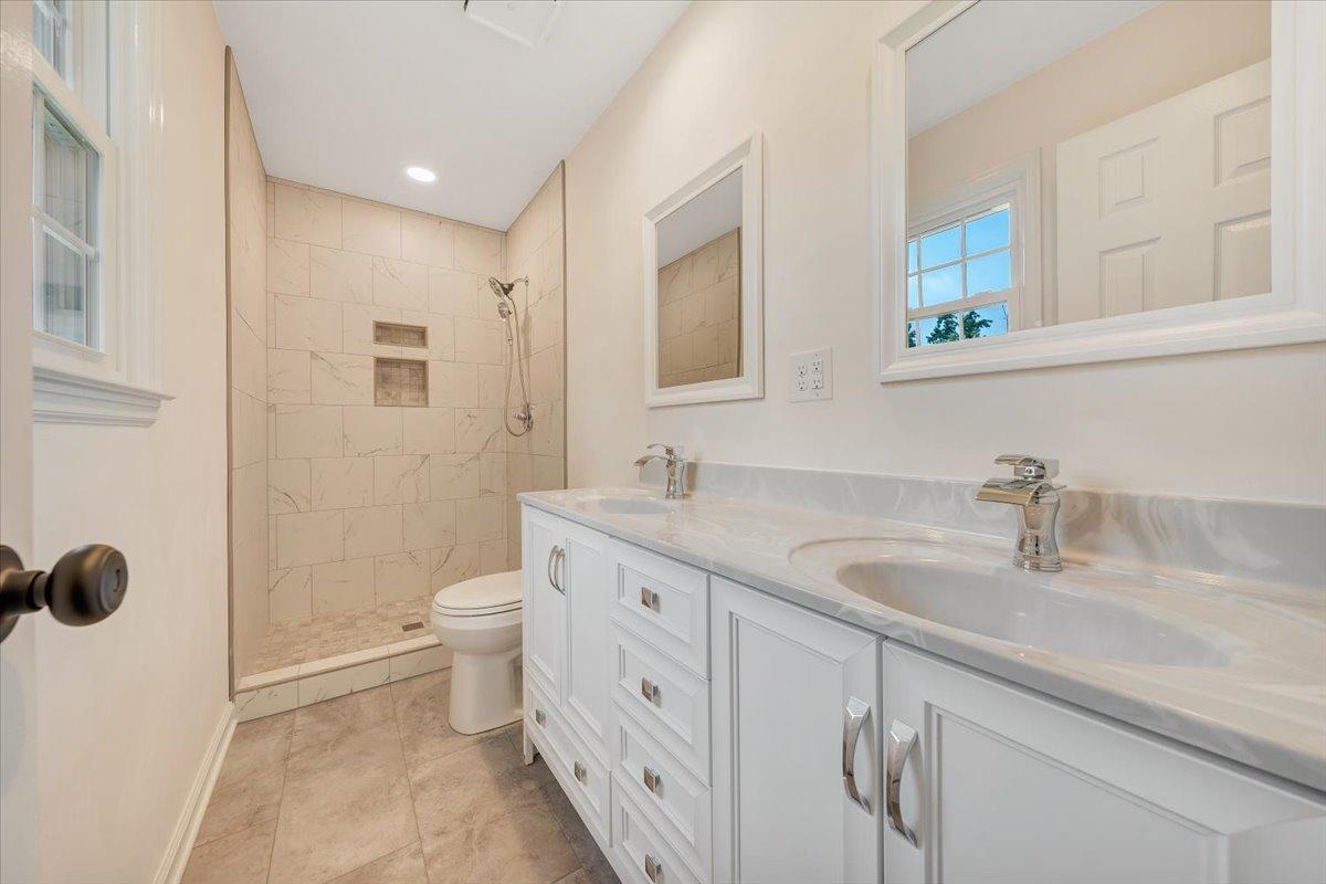 9431 Stewartsville Road Moneta, VA 24121 - Photo 31 of 40 30-DSC02117