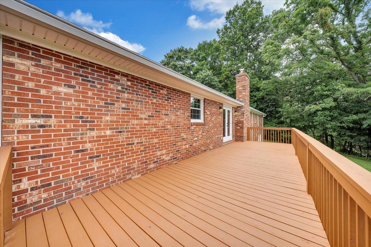 9431 Stewartsville Road Moneta, VA 24121 - Photo 10 of 40 10-DSC02182