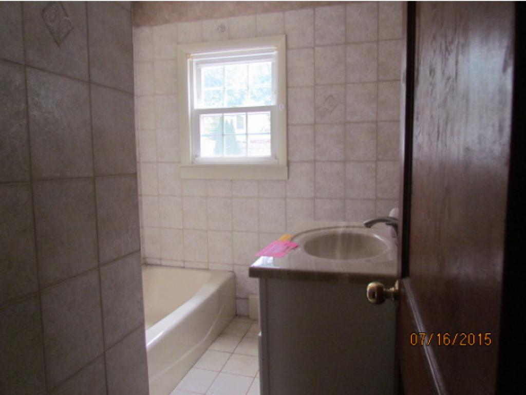 50 Richardson Street Rochester, NH 03867 - Photo 3 of 10