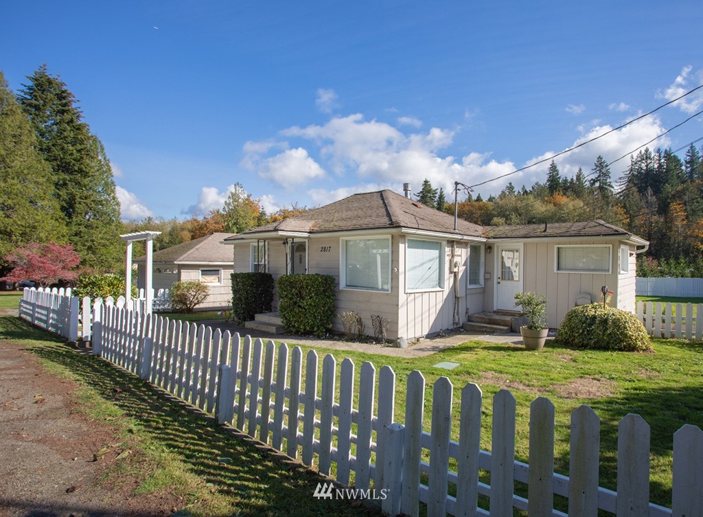 2817 Erlands Point Road Northwest Bremerton, WA 98312 - Photo 1 of 18 Gallery Image 1