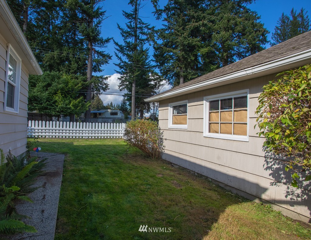 2817 Erlands Point Road Northwest Bremerton, WA 98312 - Photo 17 of 18 Gallery Image 17