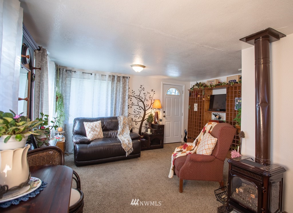 2817 Erlands Point Road Northwest Bremerton, WA 98312 - Photo 4 of 18 Gallery Image 4