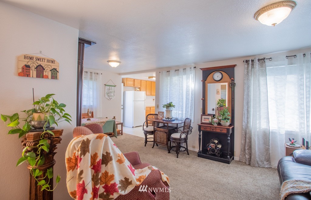 2817 Erlands Point Road Northwest Bremerton, WA 98312 - Photo 5 of 18 Gallery Image 5