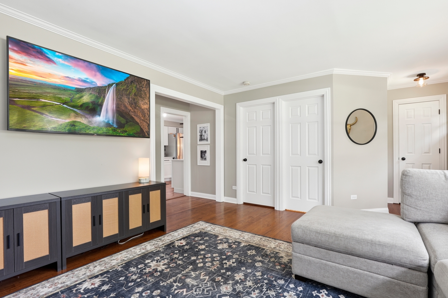 N741 Barry Avenue Wheaton, IL 60187 - Photo 4 of 25