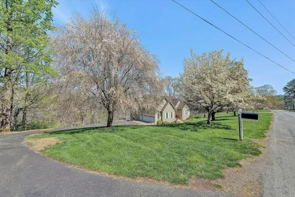 $1,149,900 | 353 Deerpath Drive, Hardy, VA 24101