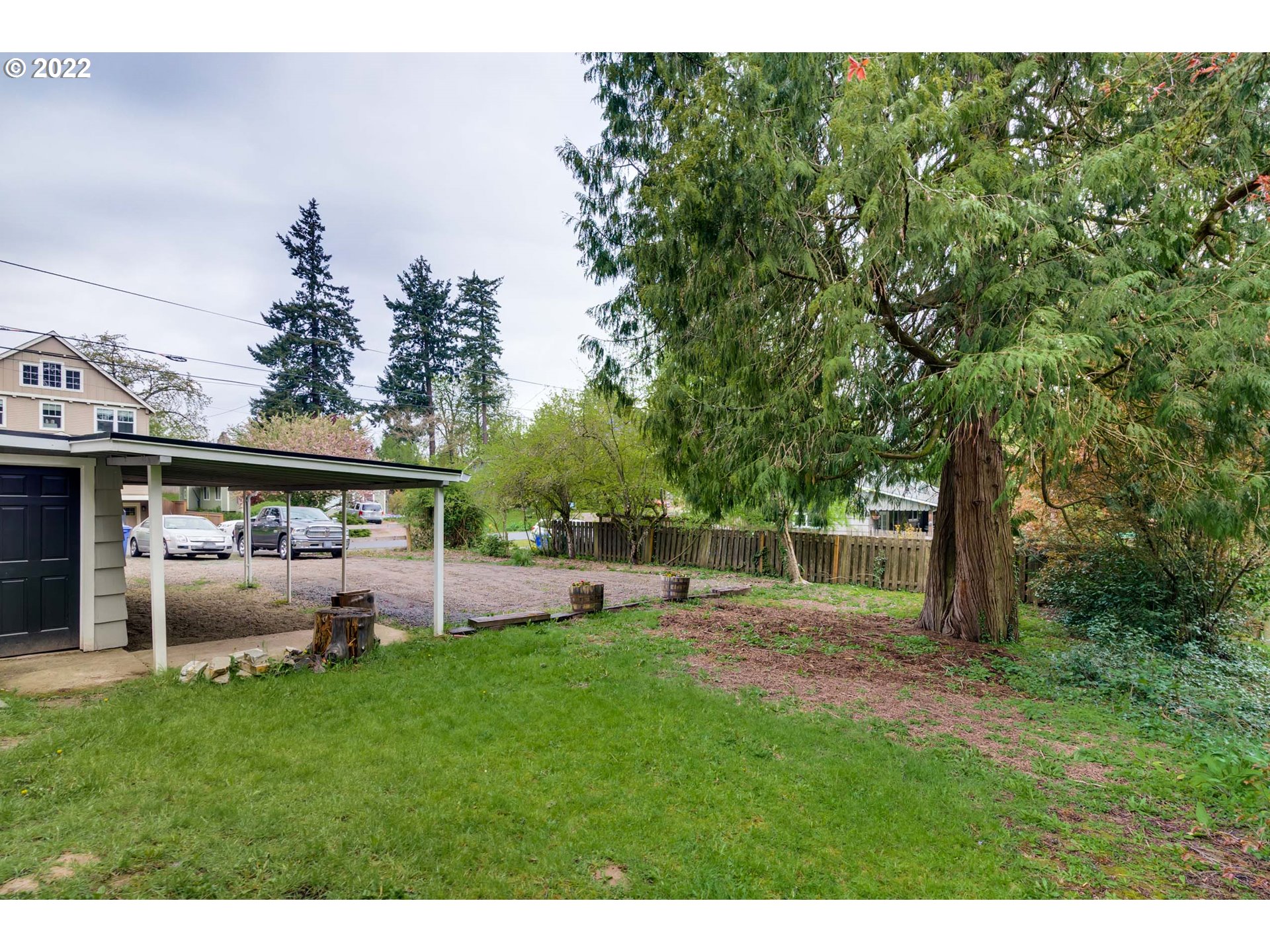 5025 Southwest Maplewood Road Portland, OR 97219 - Photo 31 of 32 Gallery Image 31