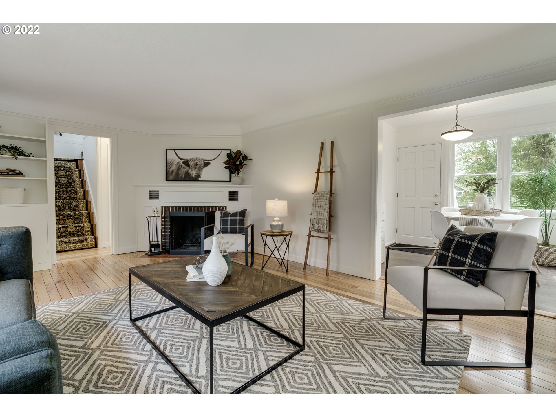 5025 Southwest Maplewood Road Portland, OR 97219 - Photo 8 of 32 Gallery Image 8