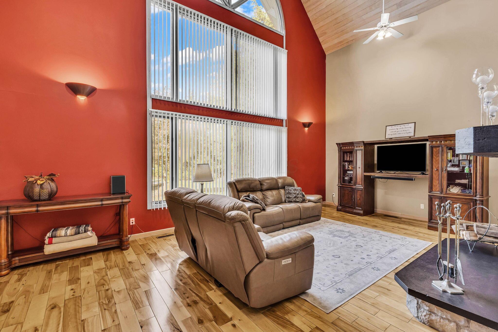5830 Houchard Road Dublin, OH 43016 - Photo 8 of 57 Living Room