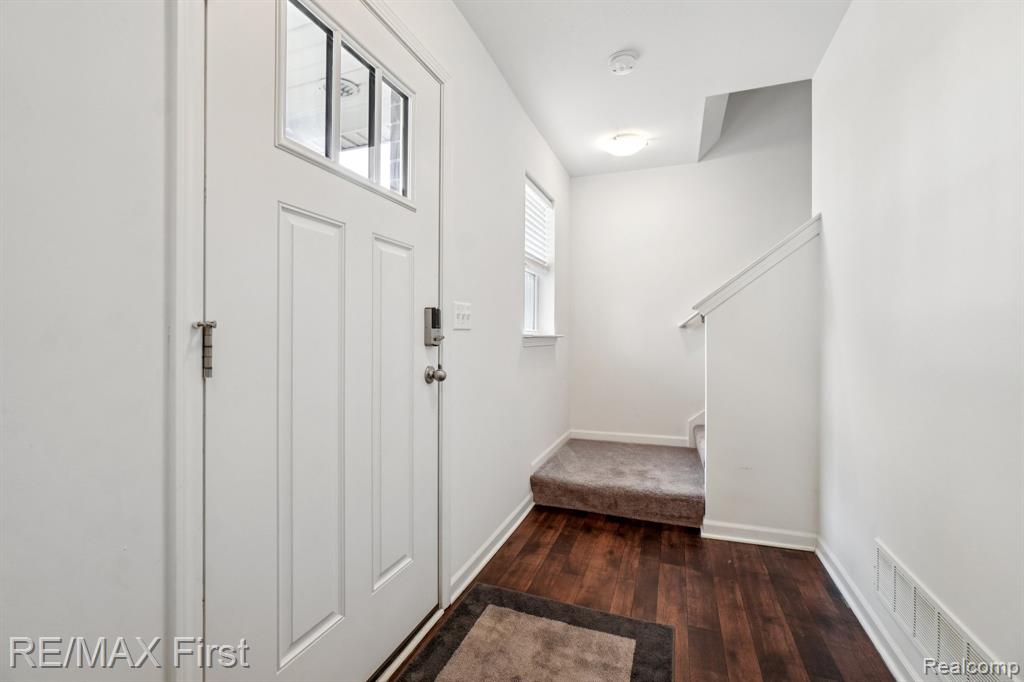 2500 Normandy Road, Unit 44 Royal Oak, MI 48073 - Photo 3 of 30