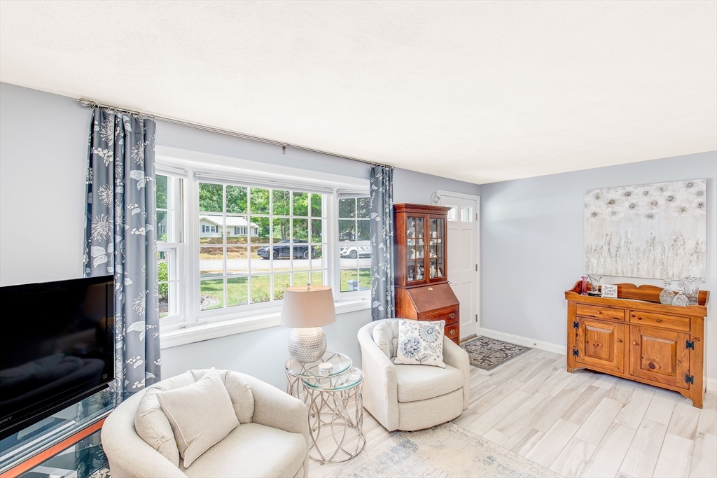 33 Farnham Road Rowley, MA 01969 - Photo 11 of 36