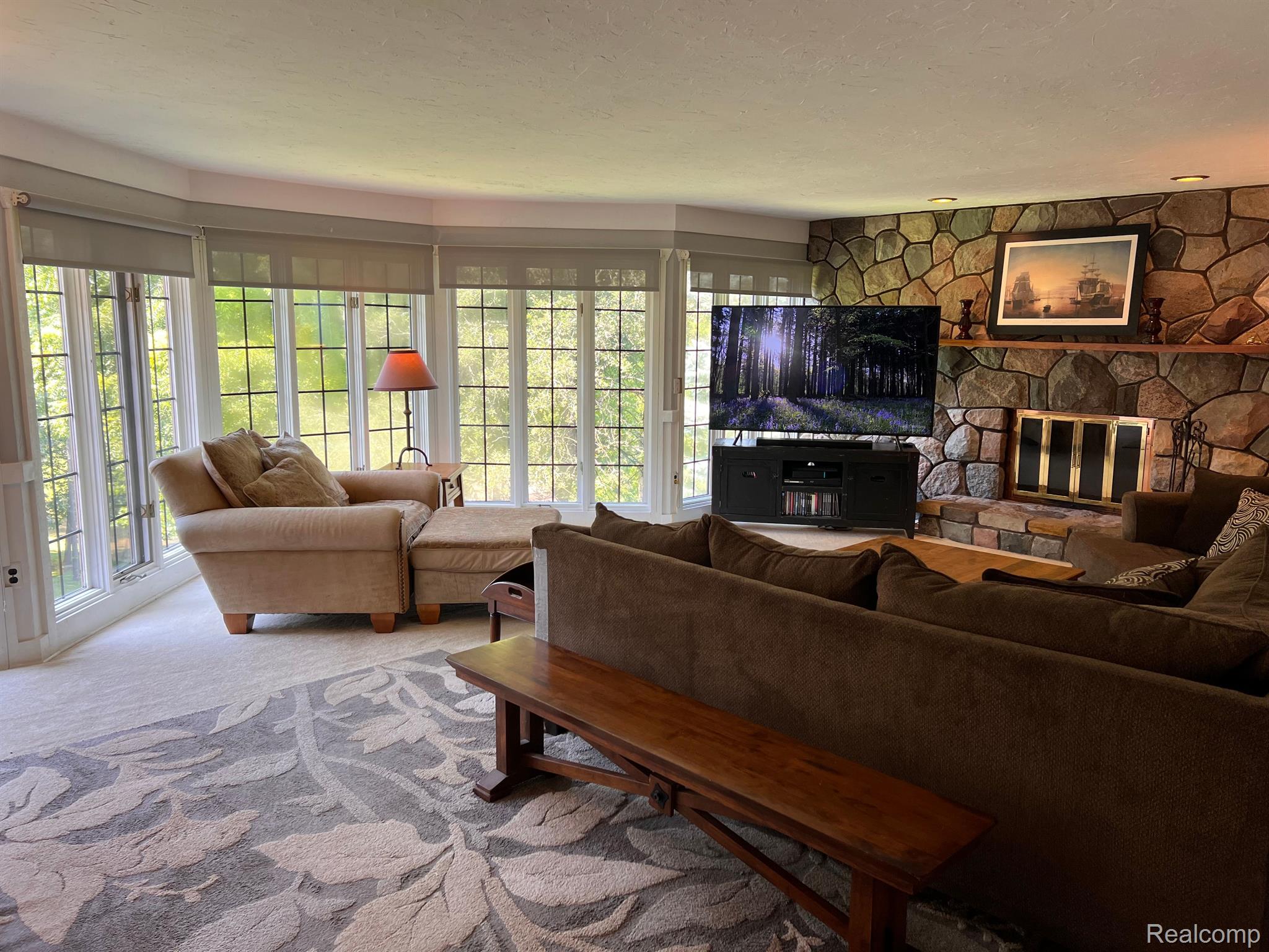 3384 Greenspring Lane Rochester, MI 48309 - Photo 18 of 58 Family Room