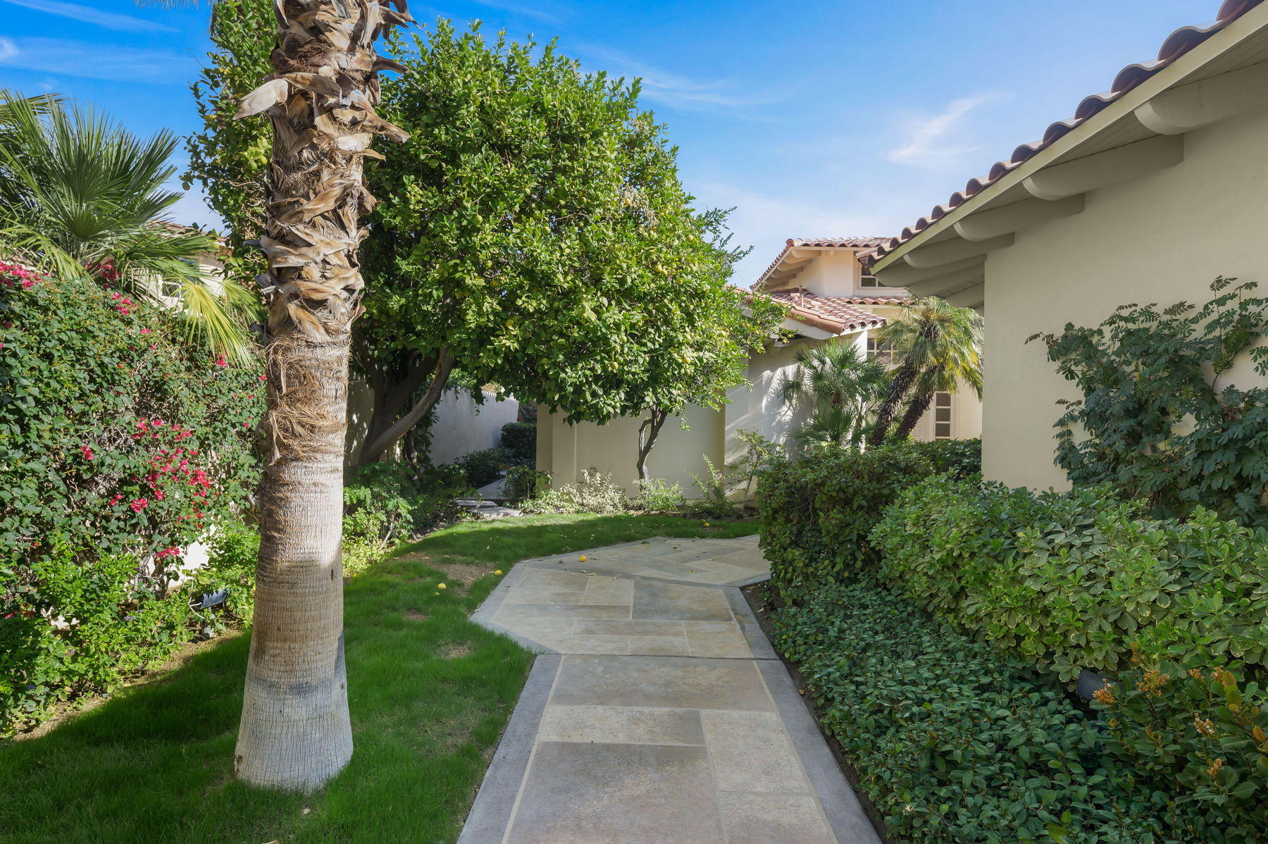 54550 Riviera La Quinta, CA 92253 - Photo 4 of 40 54550+Riviera+La+Quinta-11-mls