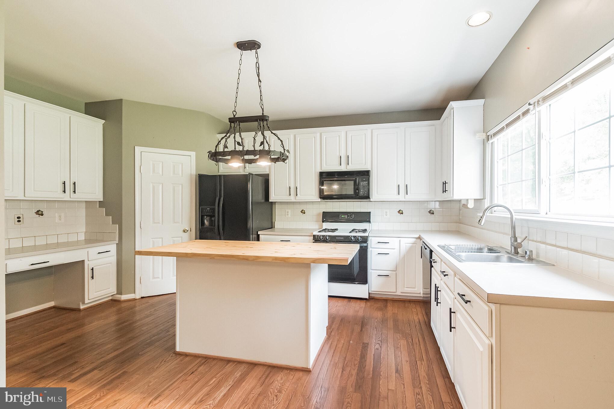 43137 Binkley Circle Leesburg, VA 20176 - Photo 11 of 30