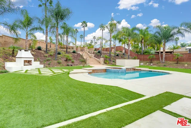 $6,000 | 17426 Half Moon Court, Riverside, CA 92503