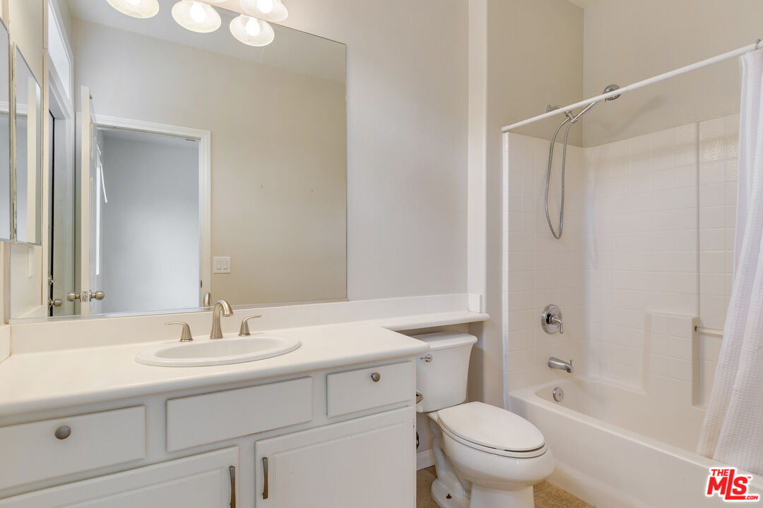 17426 Half Moon Court Riverside, CA 92503 - Photo 5 of 37